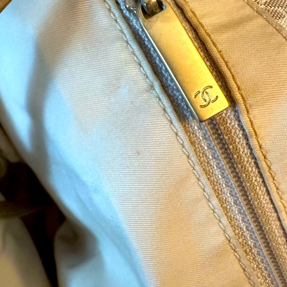 vintage Authentic Chanel Travel Line Beige CC Nylon Leather Tote Bag - Picture 13 of 17